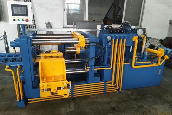 Remoção da superfície oxidada do tarugo de alumínio (Máquina de desoxidar e descalcificar tarugos, Descascamento da camada de óxido do alumínio)